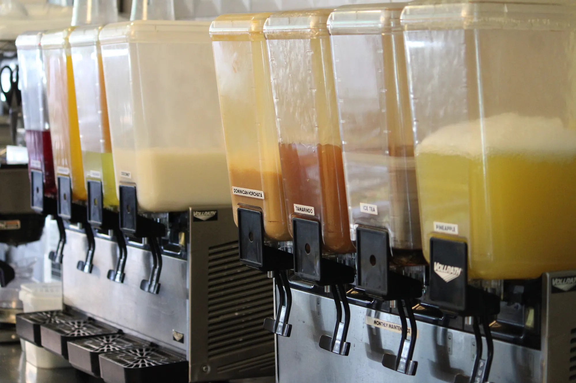 Juice dispensers with fresh juices